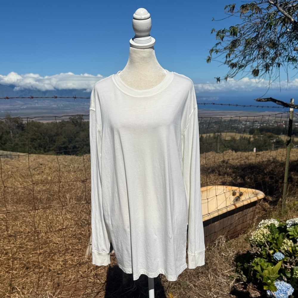 Lululemon Ivory Long Sleeve AthleticWear loose fit top